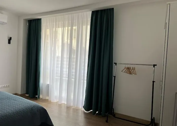 Modern Center 2 Bedroom