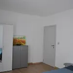 Modern Center 2 Bedroom דירה *