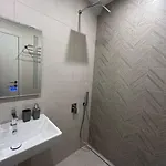 דירה Modern Center 2 Bedroom