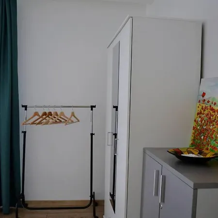 Modern Center 2 Bedroom Апартаменты *