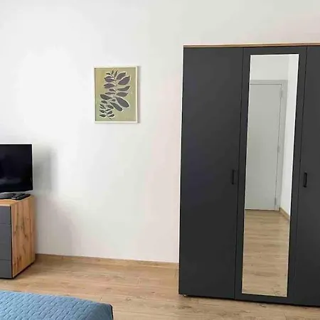 Апартаменты Modern Center 2 Bedroom *