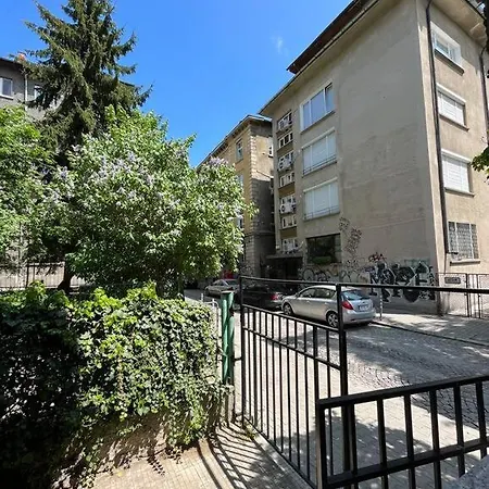 Modern Center 2 Bedroom Daire *